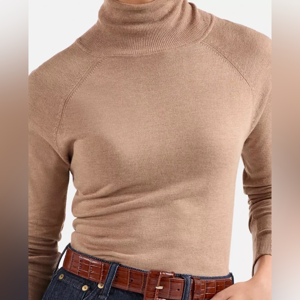 NWOT Banana Republic Women’s Tan 100% Cashmere Sweater 🌱